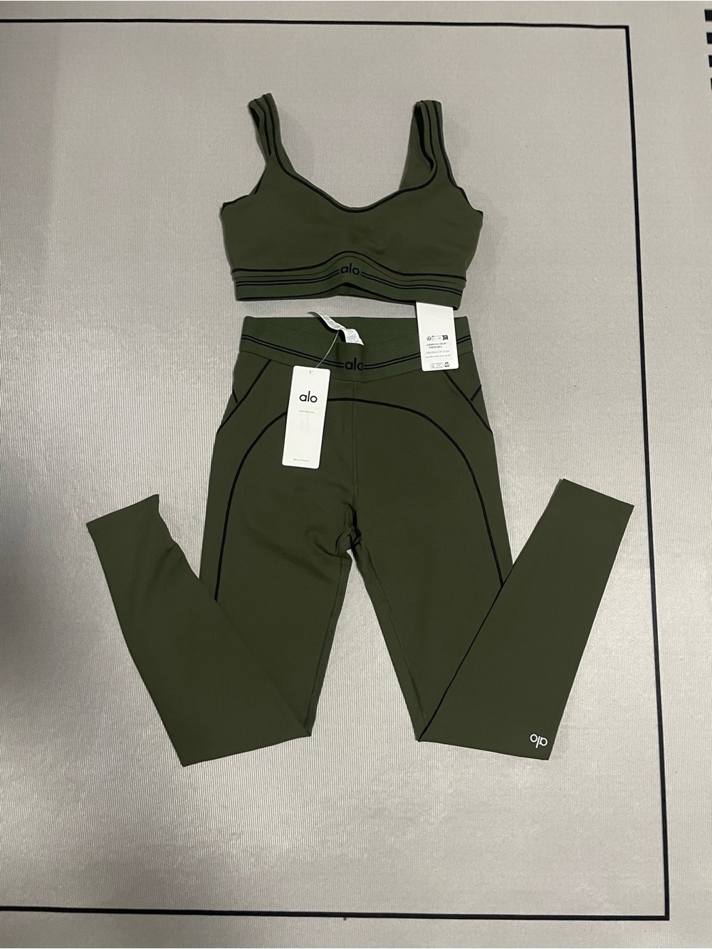 ALO Yoga Olive Green Sculpt Sports Bra & Legging Set